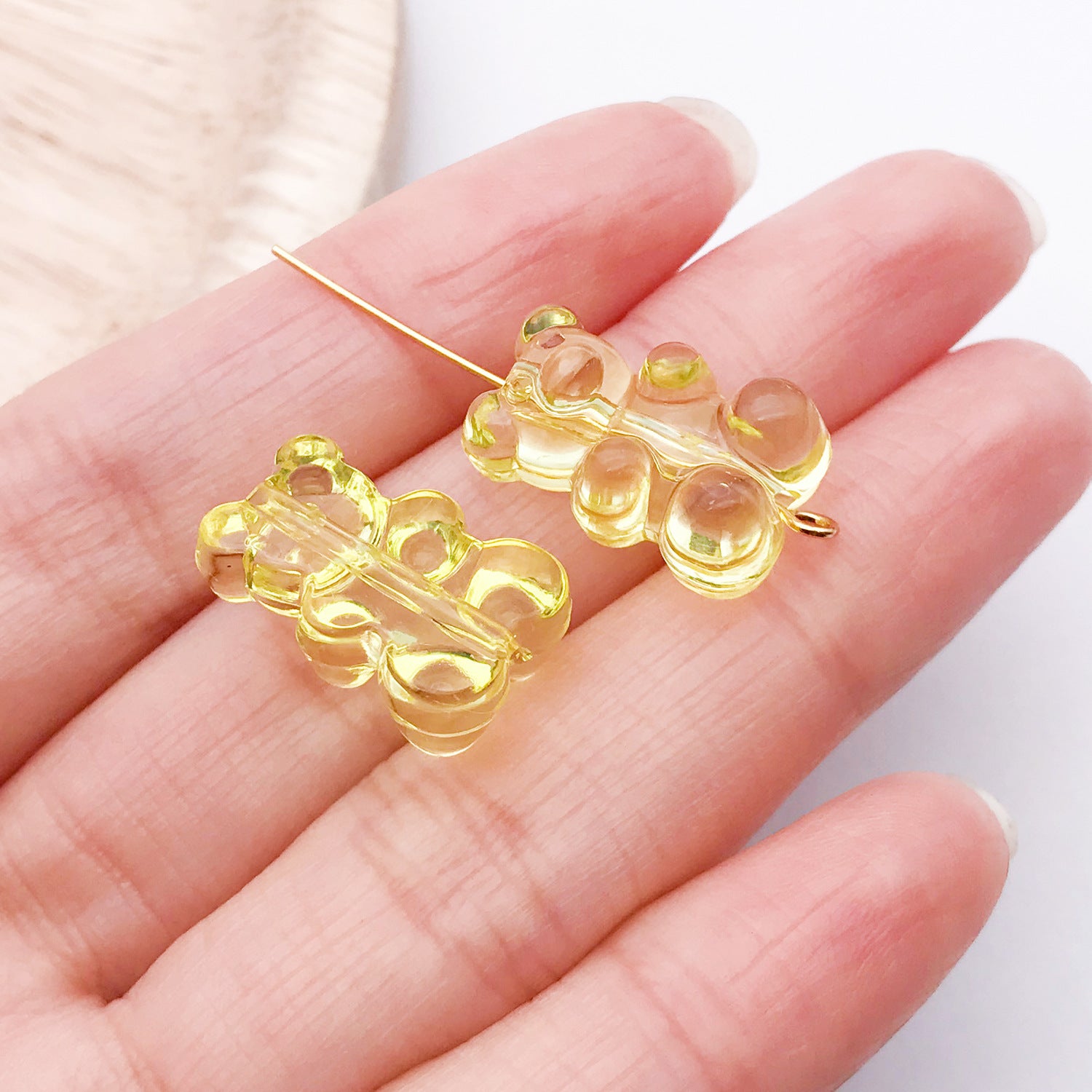 Little Bear Acrylic Pendant With Hole Size 1~1.9mm, 20 PCS Package Featuring Epoxy Craft For Cute Jewelry Accessories
