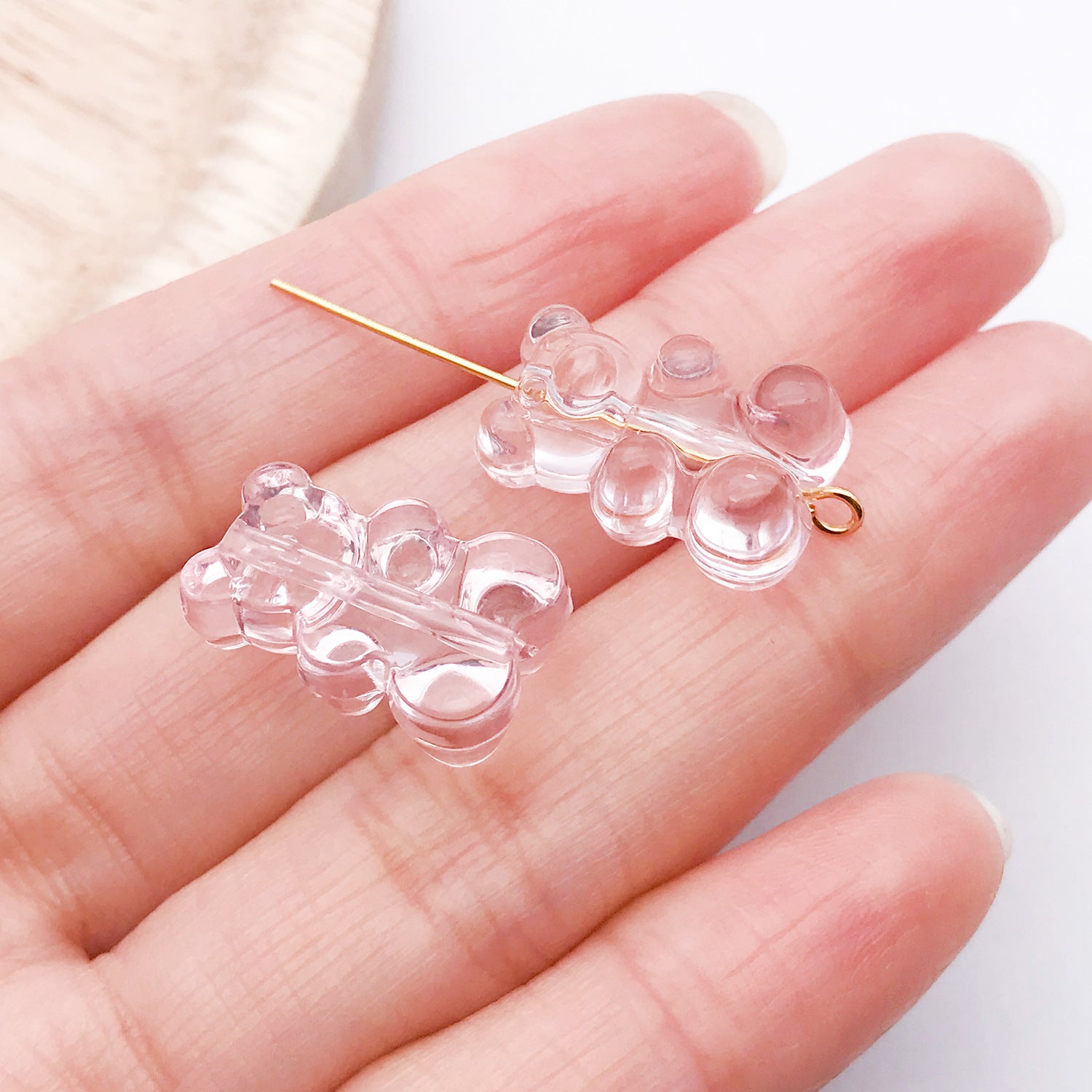 Little Bear Acrylic Pendant With Hole Size 1~1.9mm, 20 PCS Package Featuring Epoxy Craft For Cute Jewelry Accessories