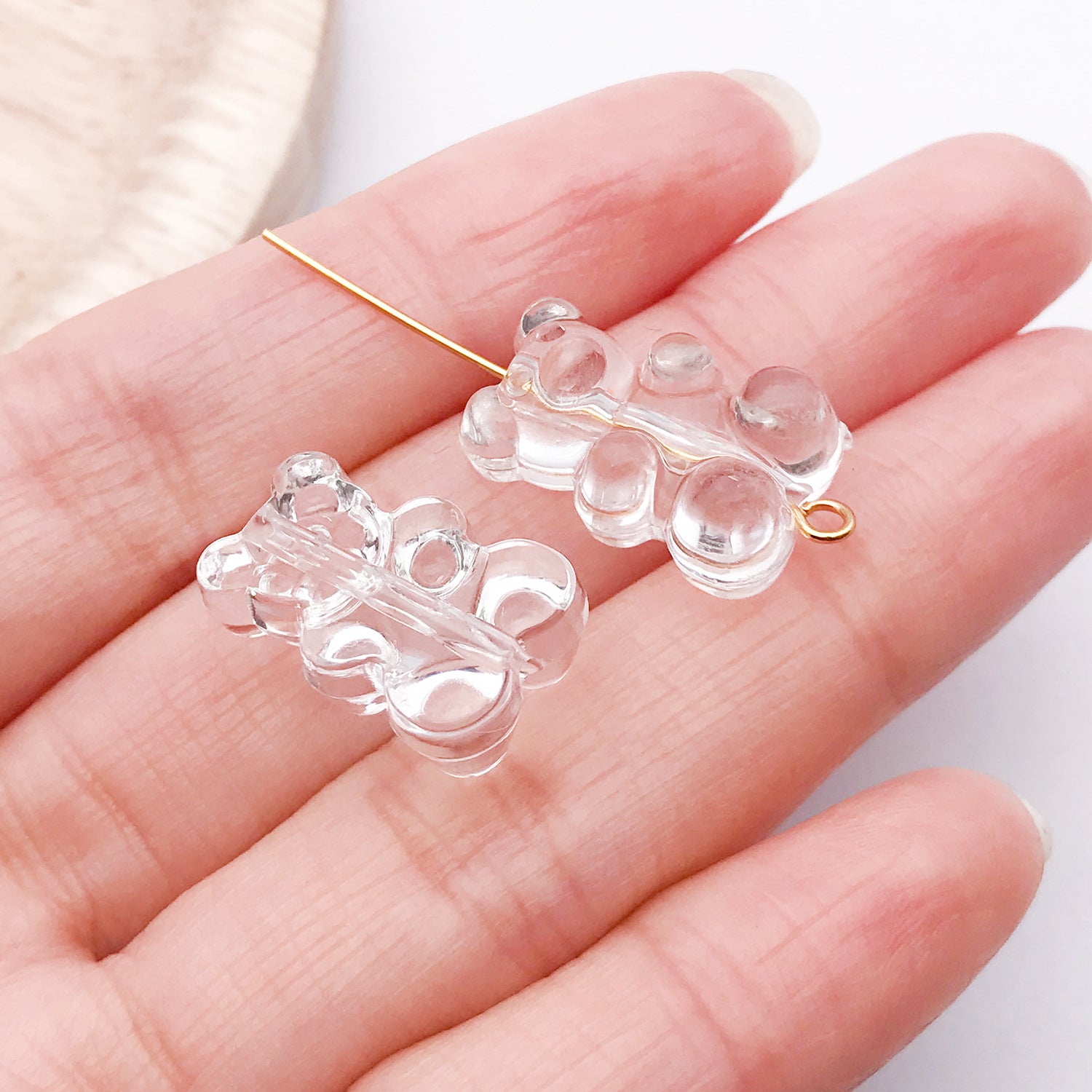 Little Bear Acrylic Pendant With Hole Size 1~1.9mm, 20 PCS Package Featuring Epoxy Craft For Cute Jewelry Accessories