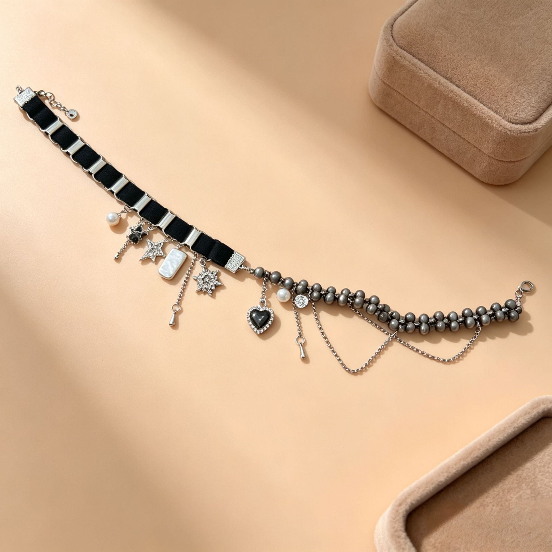 Exaggerated Heart Shape Tassel Necklace For Women With Alloy Pendant And Crystal Inlay
