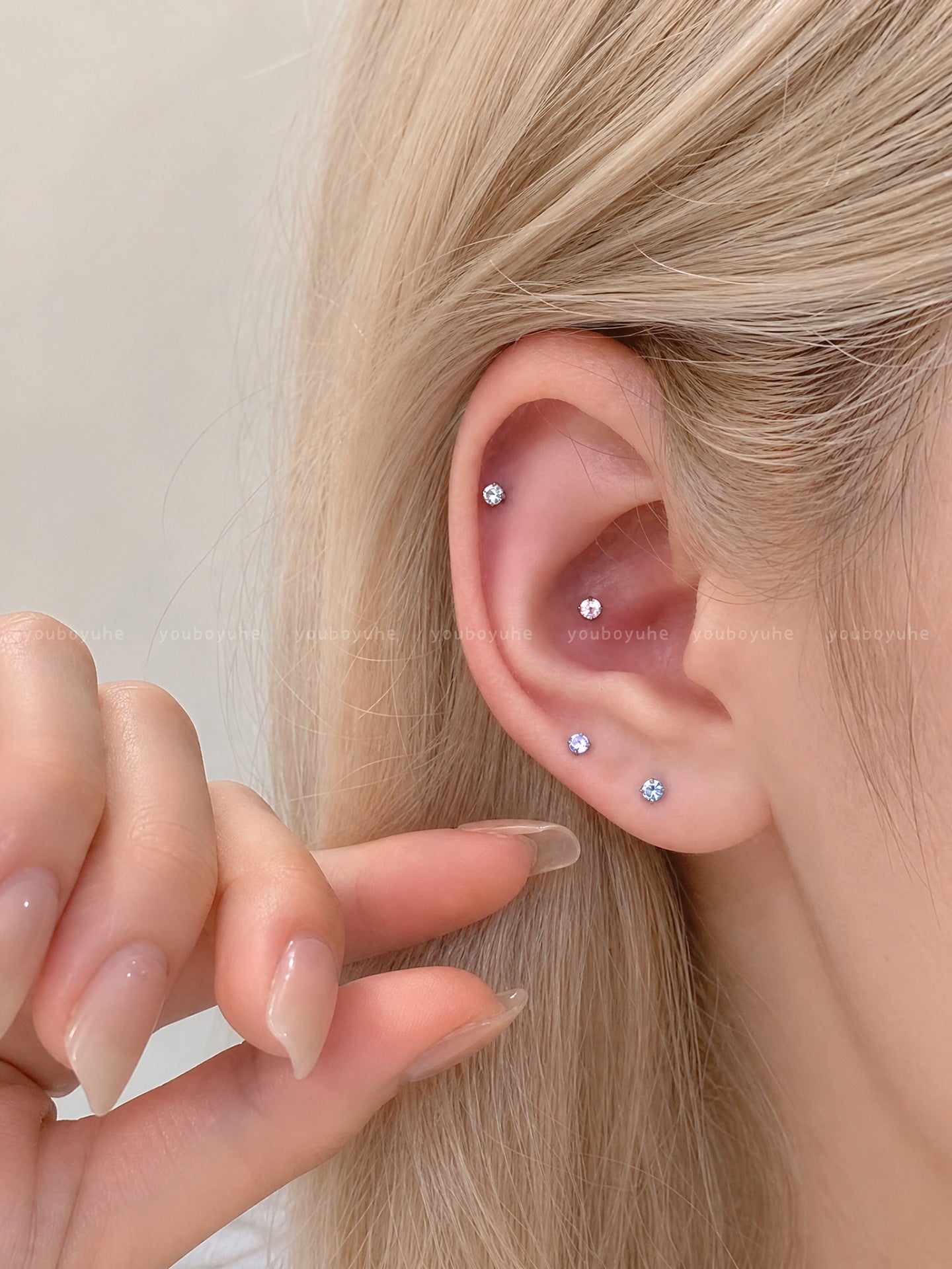 Elaborate Round Stud Earrings For Women In Titanium Steel With Sweet Style Featuring Zircon Inlay