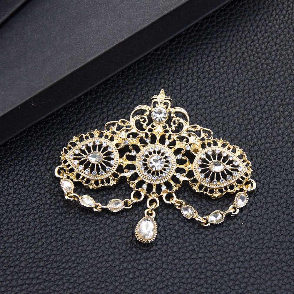 Ethnic Pin Made Of Zinc Alloy With Electroplated Finish, Available In Gold Color