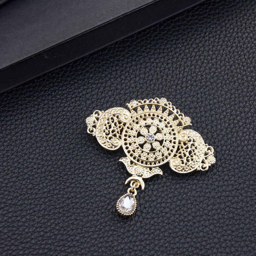 Ethnic Pin Made Of Zinc Alloy With Electroplated Finish, Available In Gold Color