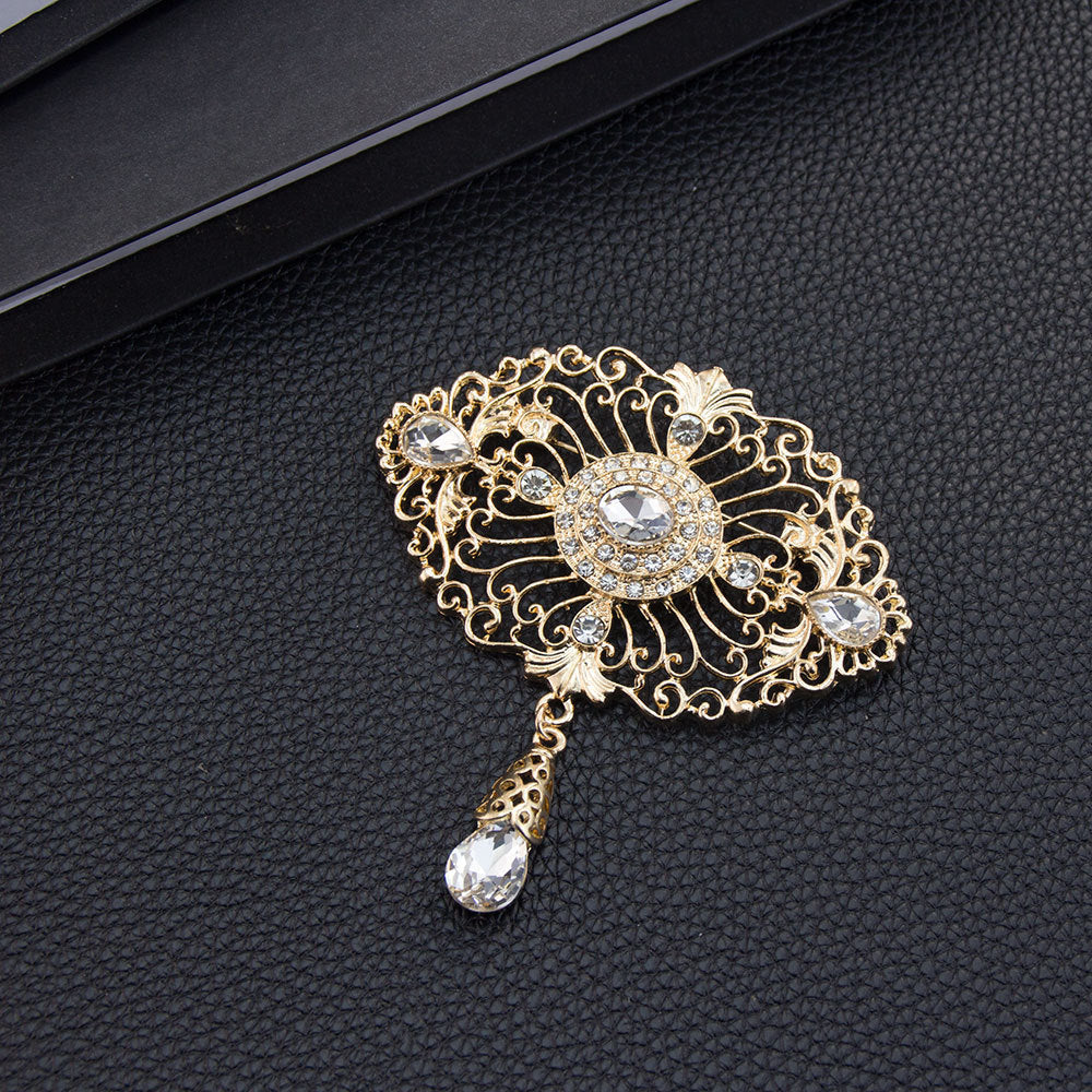 Ethnic Pin Made Of Zinc Alloy With Electroplated Finish, Available In Gold Color
