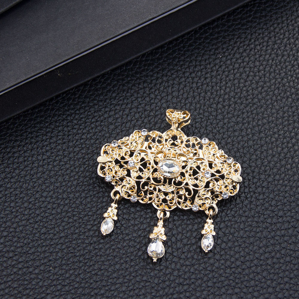 Ethnic Pin Made Of Zinc Alloy With Electroplated Finish, Available In Gold Color