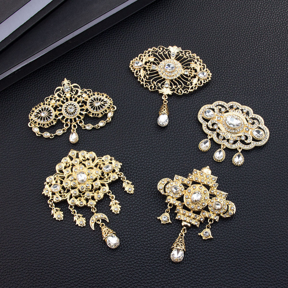 Ethnic Pin Made Of Zinc Alloy With Electroplated Finish, Available In Gold Color