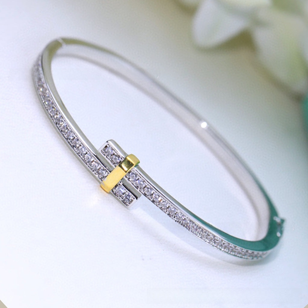 Elegant Feather Inlay Bangle In 925 Sterling Silver With 18K Real Gold Plated Electroplated Finish And Rhinestone Inlay