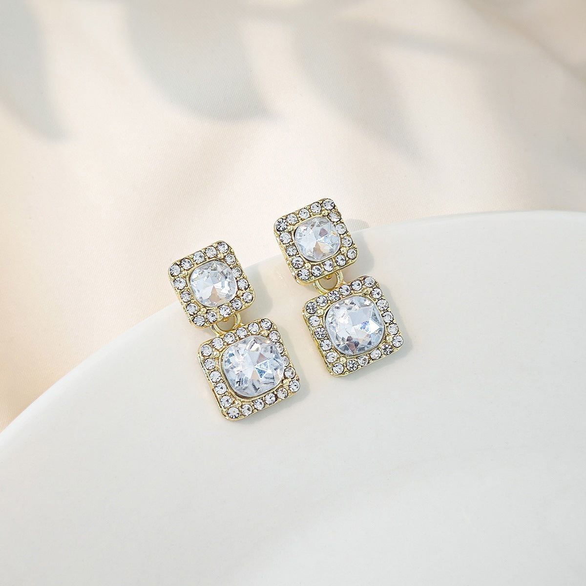 Geometric Earrings For Women Featuring Zinc Alloy Ear Pins And Rhinestones In New Style