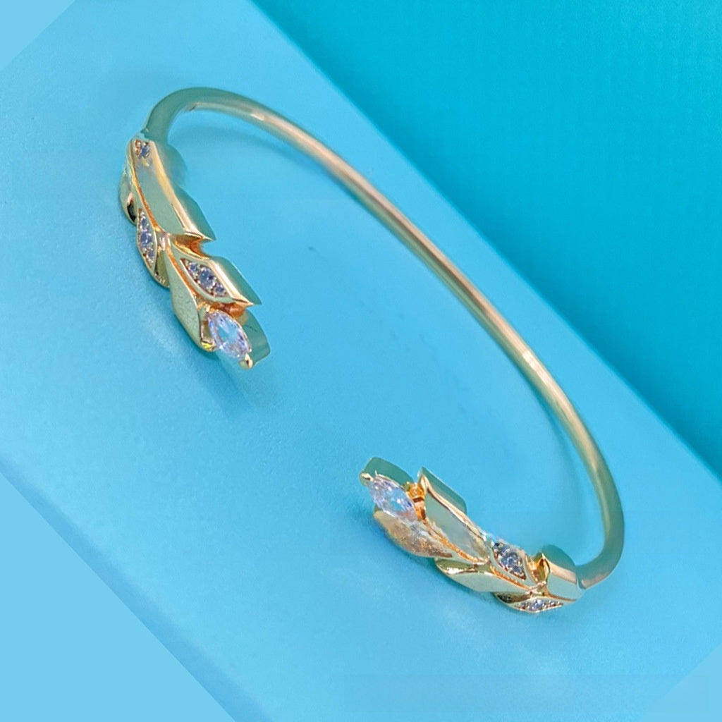 Elegant Feather Inlay Bangle In 925 Sterling Silver With 18K Real Gold Plated Electroplated Finish And Rhinestone Inlay