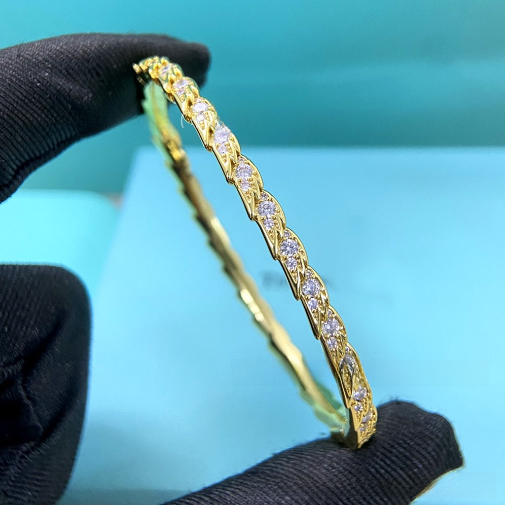 Elegant Feather Inlay Bangle In 925 Sterling Silver With 18K Real Gold Plated Electroplated Finish And Rhinestone Inlay