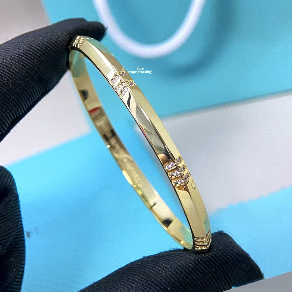 Elegant Feather Inlay Bangle In 925 Sterling Silver With 18K Real Gold Plated Electroplated Finish And Rhinestone Inlay