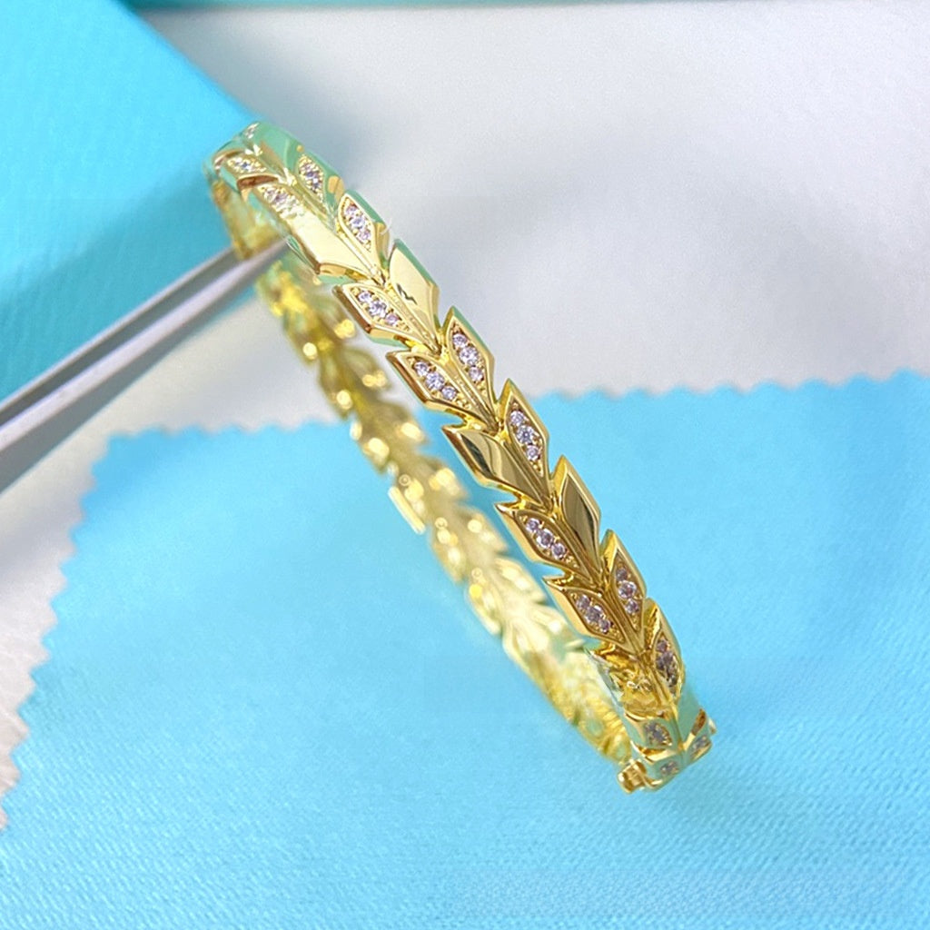 Elegant Feather Inlay Bangle In 925 Sterling Silver With 18K Real Gold Plated Electroplated Finish And Rhinestone Inlay