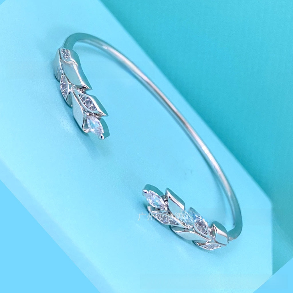 Elegant Feather Inlay Bangle In 925 Sterling Silver With 18K Real Gold Plated Electroplated Finish And Rhinestone Inlay