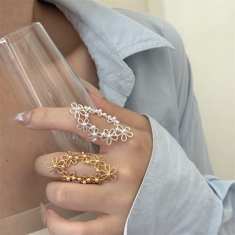 New Style Flowers Ring For Women In Gold Alloy With Real Gold Plated Electroplated Finish And Shell Inlay
