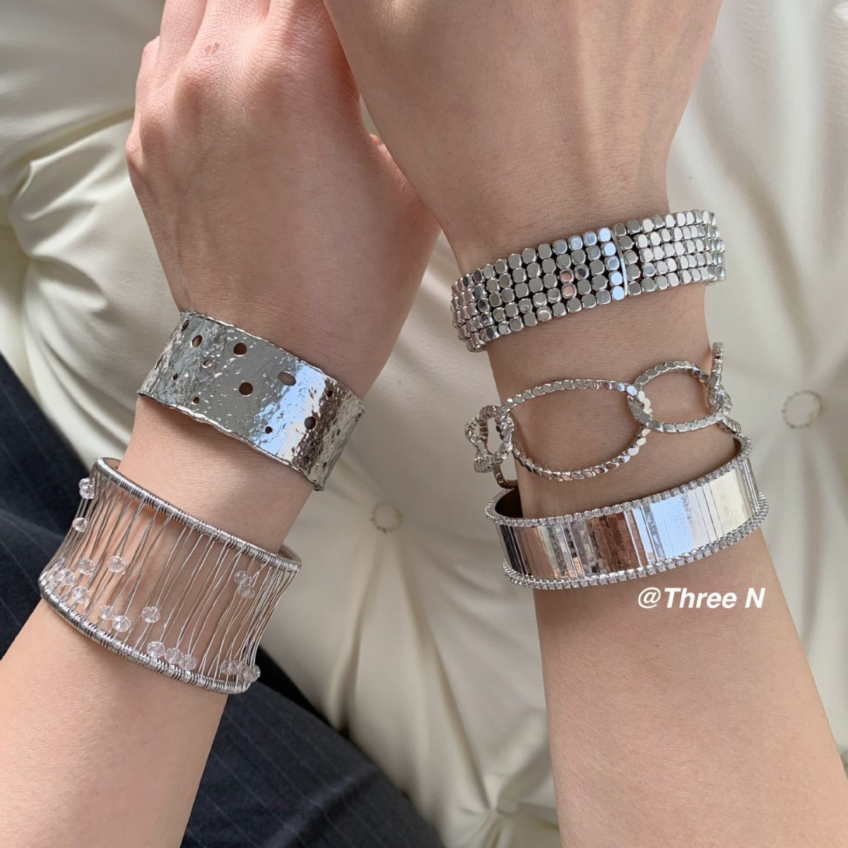 Geometric Alloy Bangle For Women With Electroplated Finish And Zircon Inlay