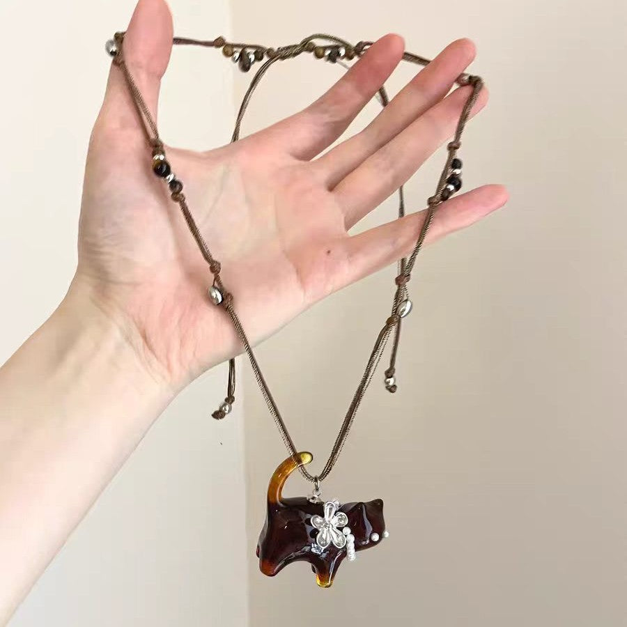 Cute Brown Flowers Pendant Necklace For Women With Rope Chain And Resin Pendant