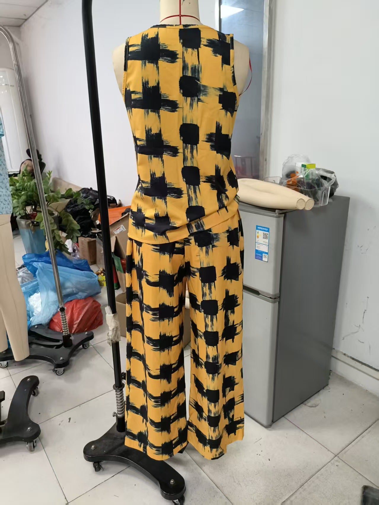 Elegant Sleeveless Color Block Linen Skirt Co-ord Set With Printing