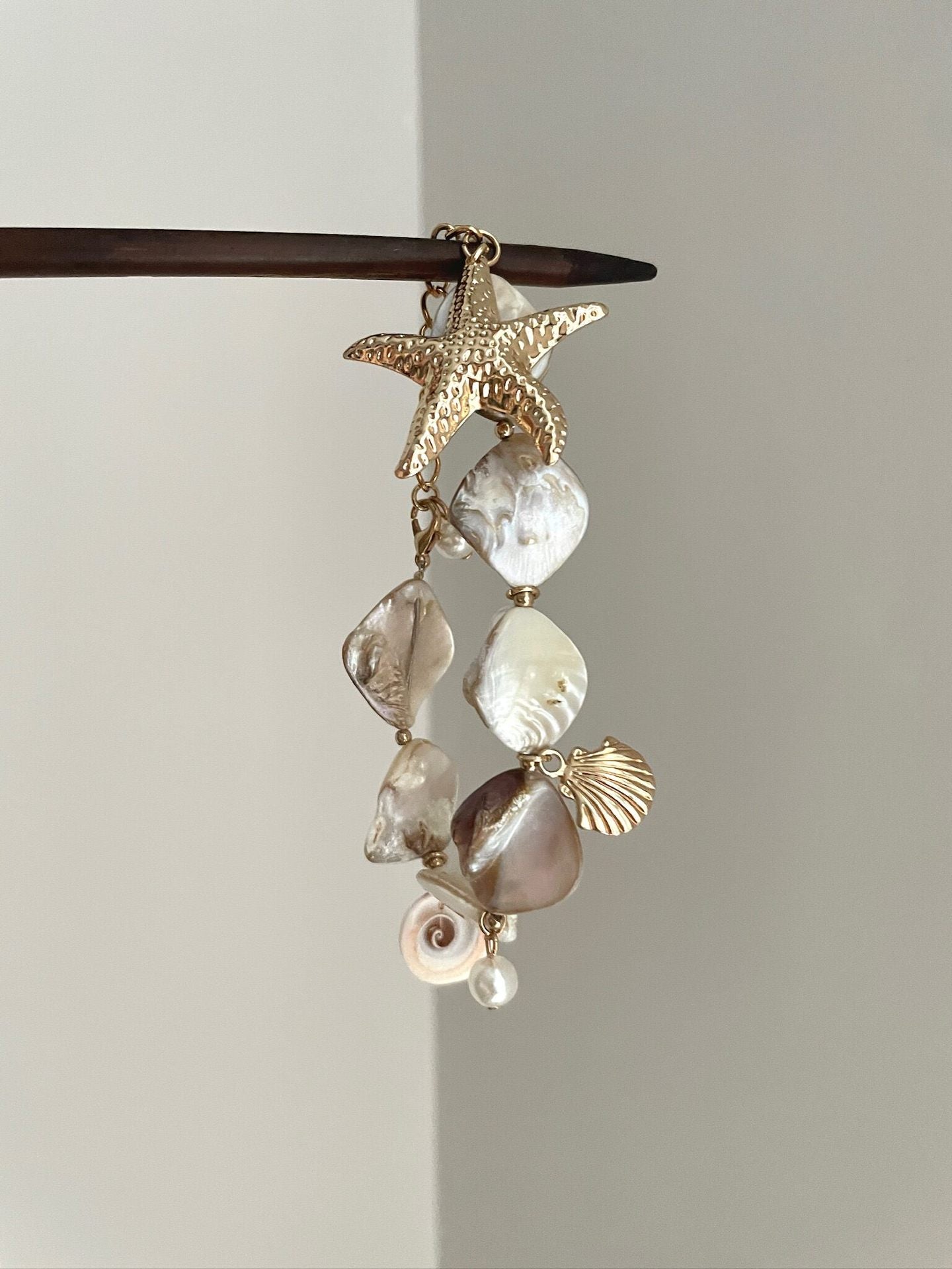 Starfish Beaded Marine Style Bracelet For Women Featuring Shell Material And Shell Inlay