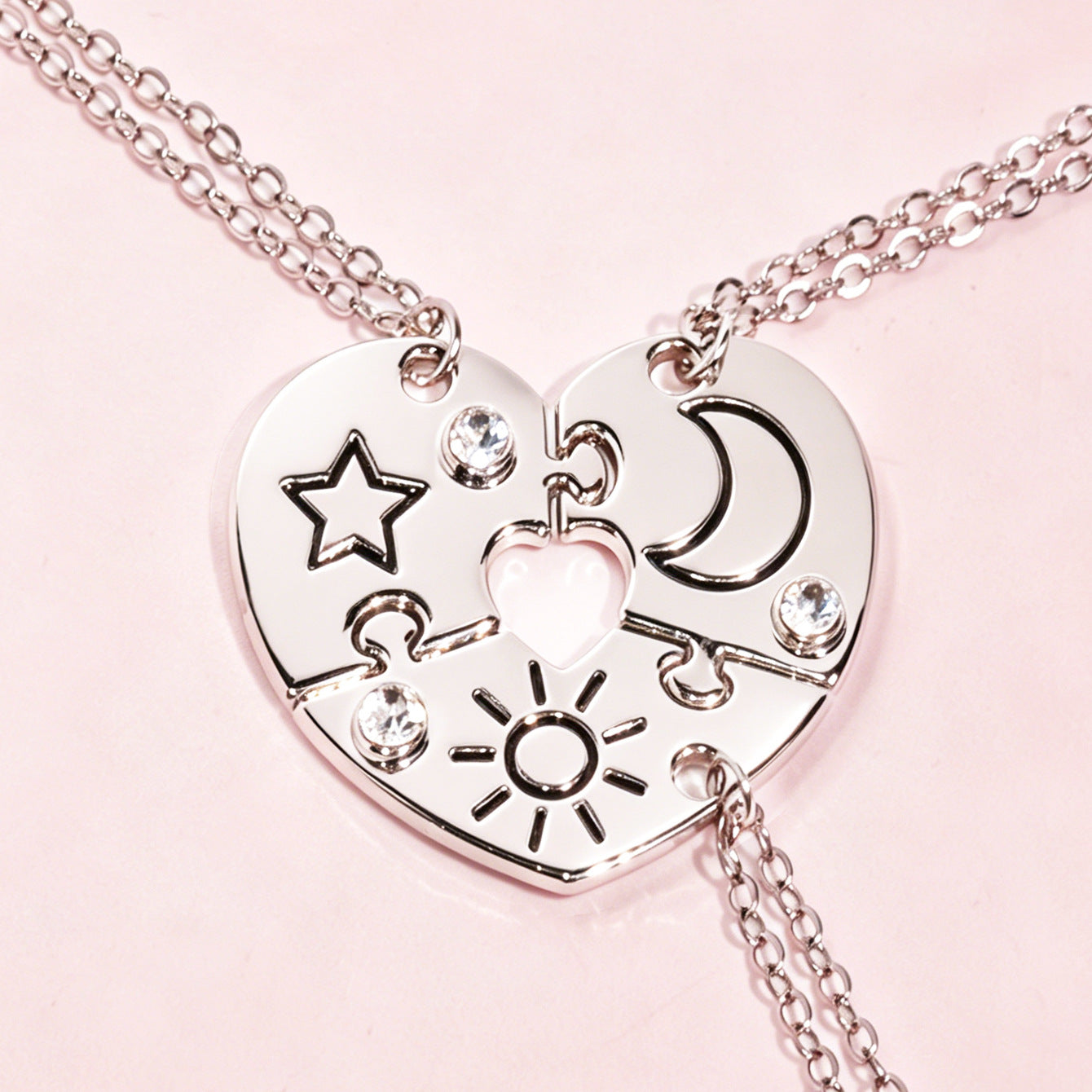 Sweet Heart Shape Necklace For Kids Featuring Zinc Alloy Pendant With Crystal Inlay On Cable Chain