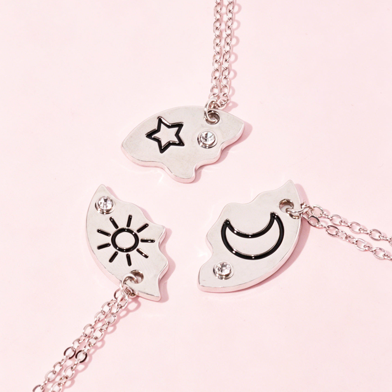 Sweet Heart Shape Necklace For Kids Featuring Zinc Alloy Pendant With Crystal Inlay On Cable Chain