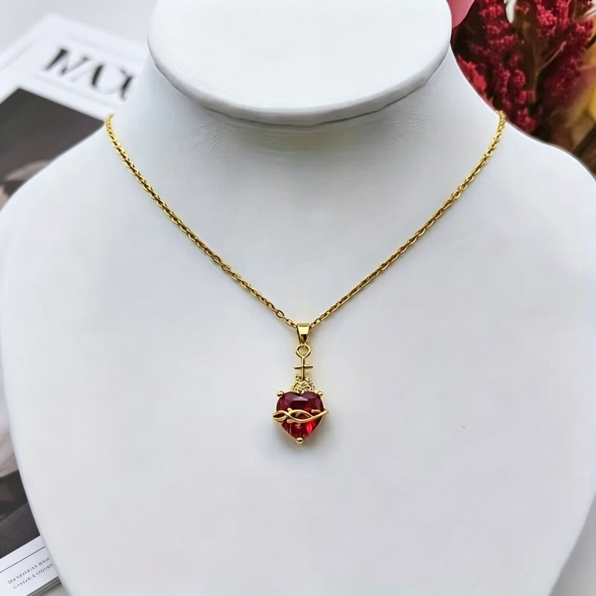 Heart Shape Pendant Necklace For Women In Copper With Zircon Inlay And Electroplated Gold Plating, Featuring A Cable Chain