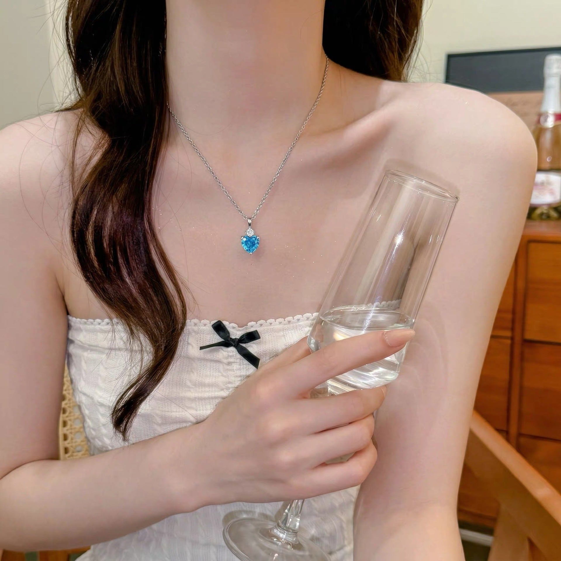 Sweet Heart Shape Necklace For Women With Copper Chain Featuring Blue Zircon Inlay