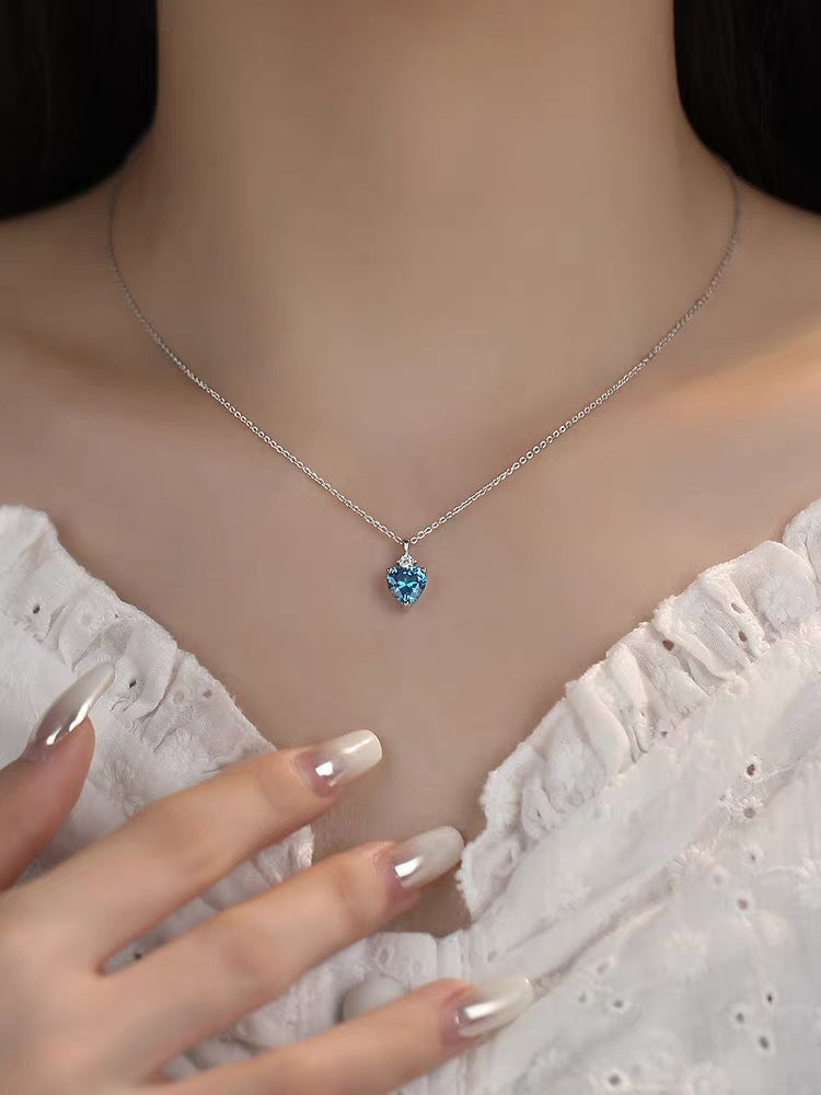 Sweet Heart Shape Necklace For Women With Copper Chain Featuring Blue Zircon Inlay