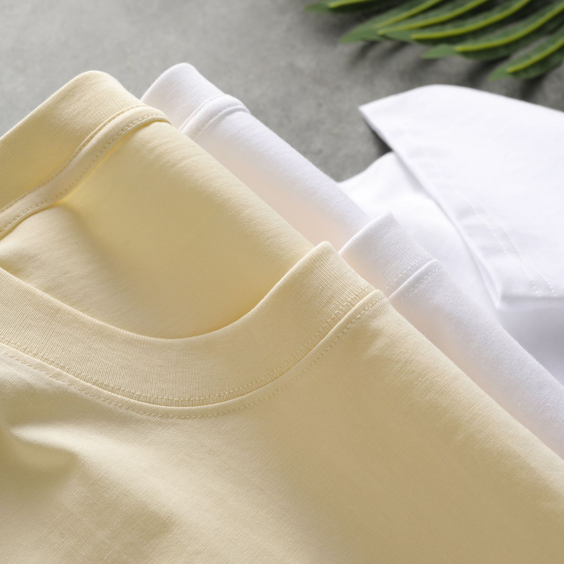 Basic Solid Color Short Sleeve T-shirt For Men In Cotton Fabric Featuring Pullover Design
