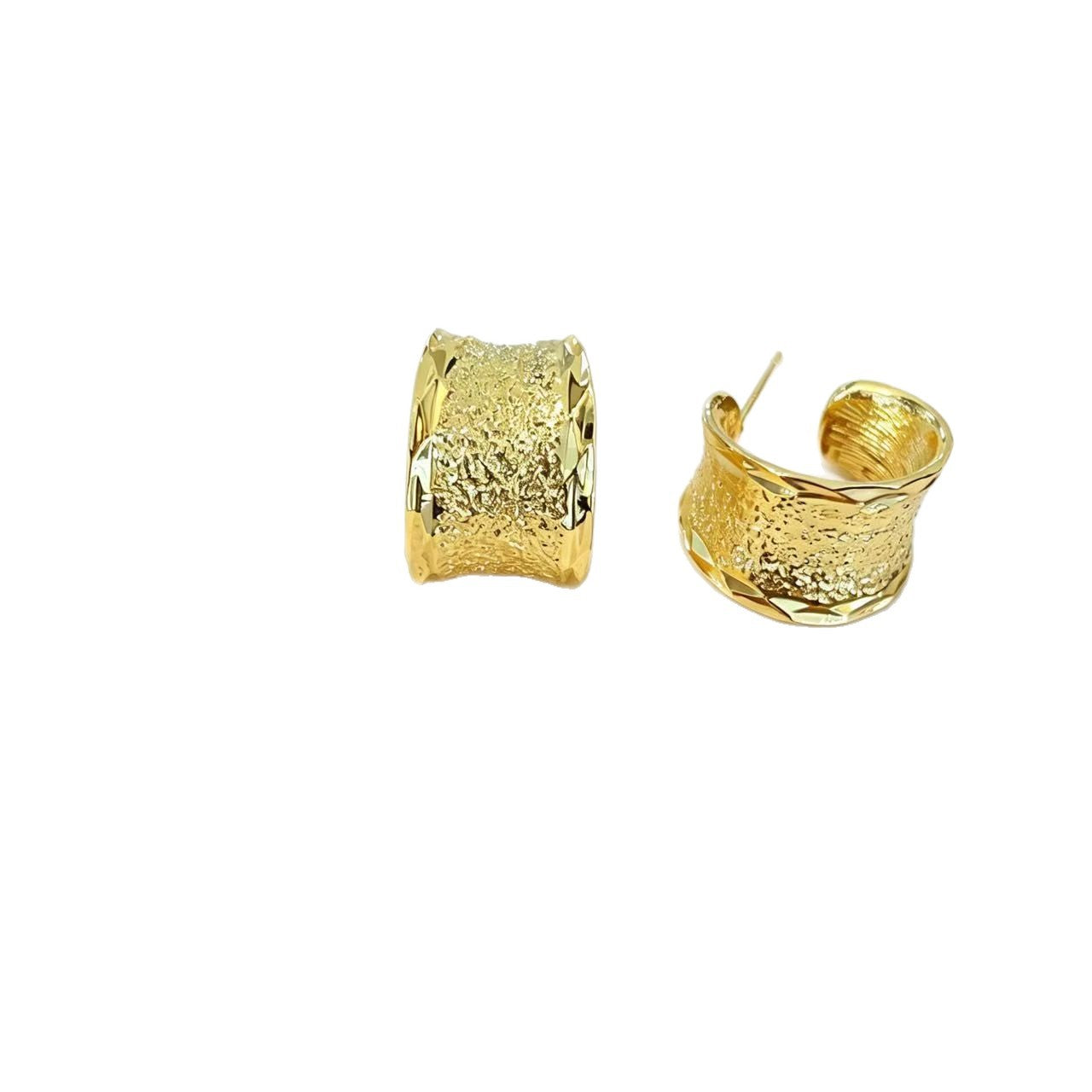 C Shape Hoop Earrings For Women In Gold Featuring Electroplated Craftsmanship With Simple Style