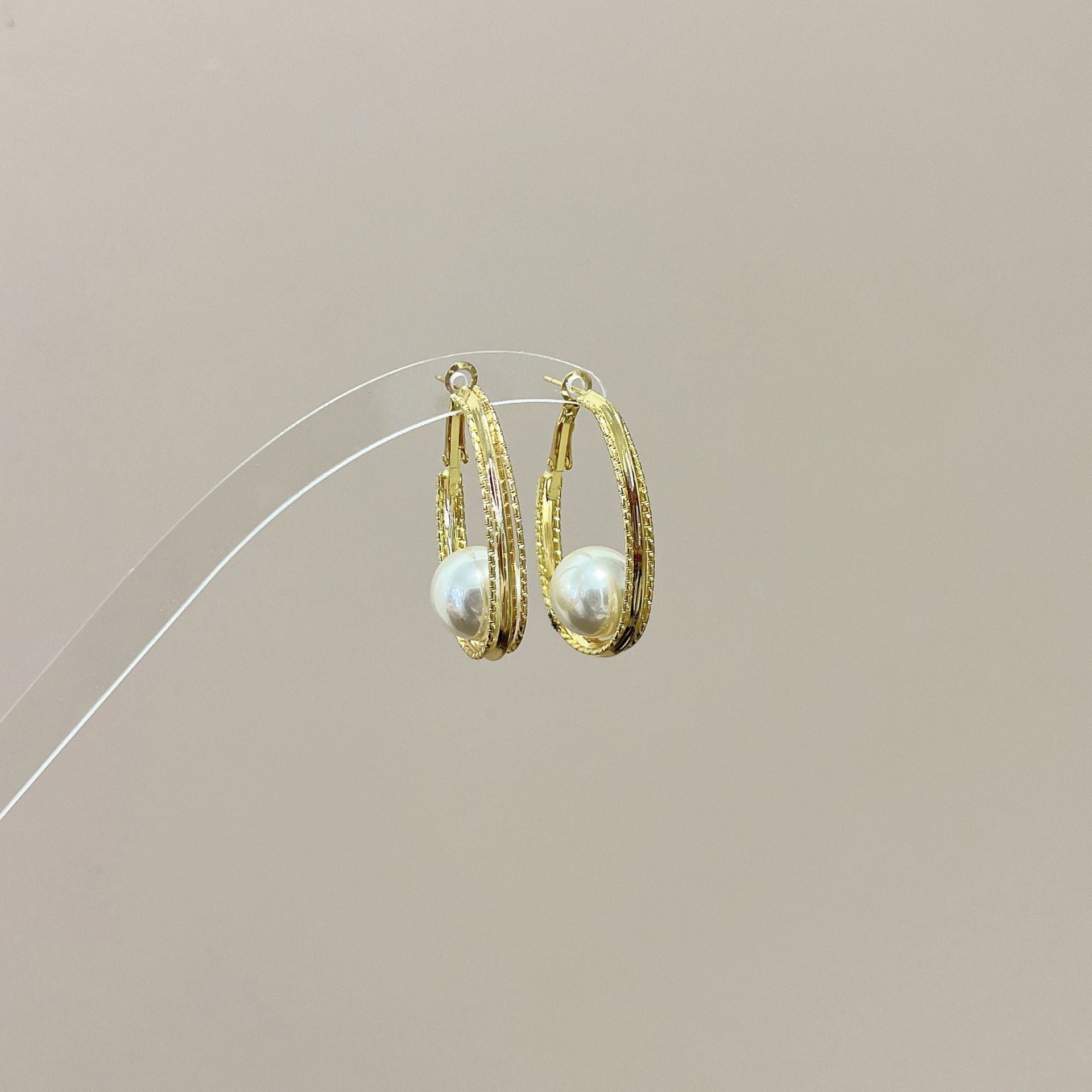 Elaborate Copper Alloy Hoop Earrings For Women Featuring Artificial Pearl Inlay With New Style Circle Design
