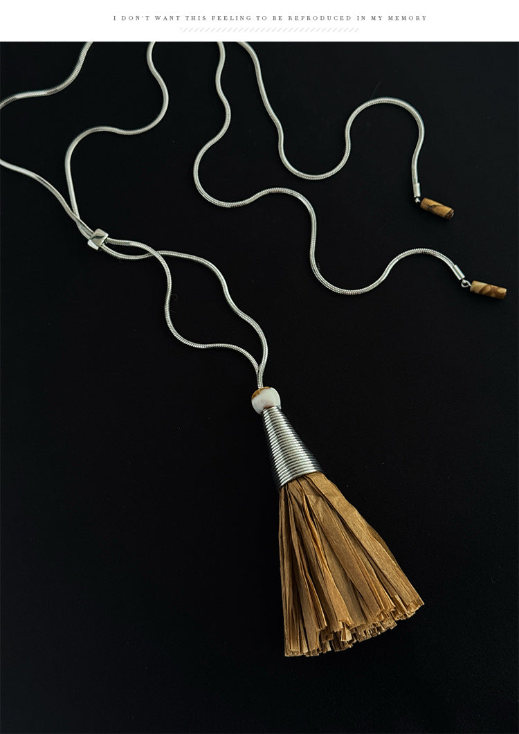 Bohemian Tassel Sweater Chain Necklace For Women With Raffia Pendant In Mixed Materials