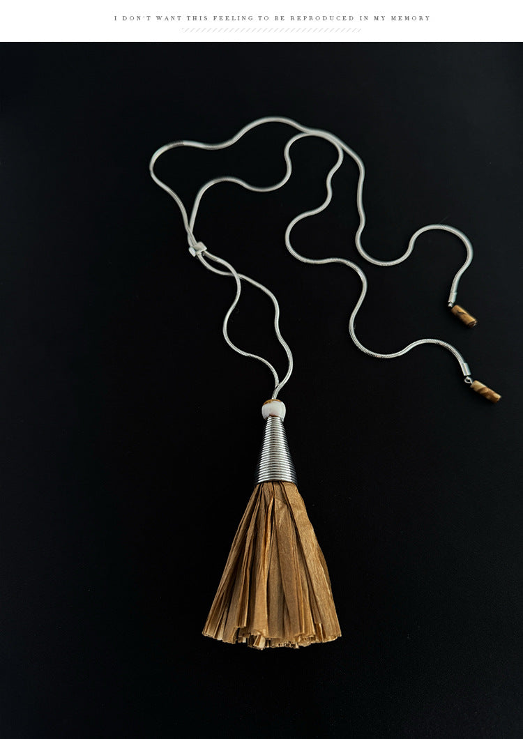 Bohemian Tassel Sweater Chain Necklace For Women With Raffia Pendant In Mixed Materials