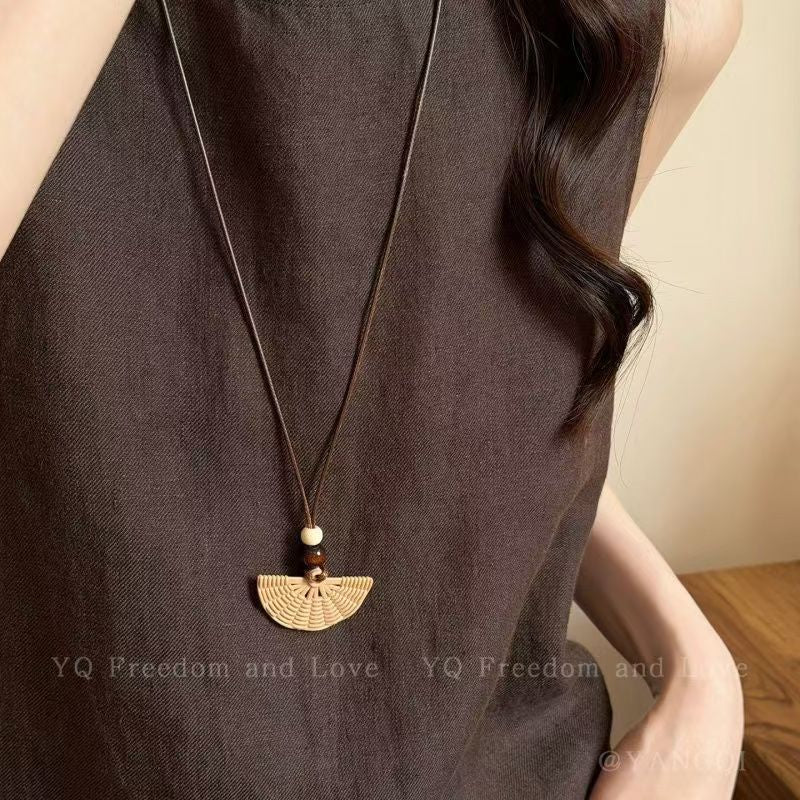 Bohemian Acrylic Flowers Pendant Necklace For Women With Braid Craft, Long Style Acrylic Inlay
