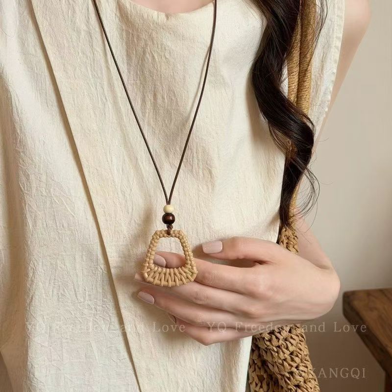 Bohemian Acrylic Flowers Pendant Necklace For Women With Braid Craft, Long Style Acrylic Inlay