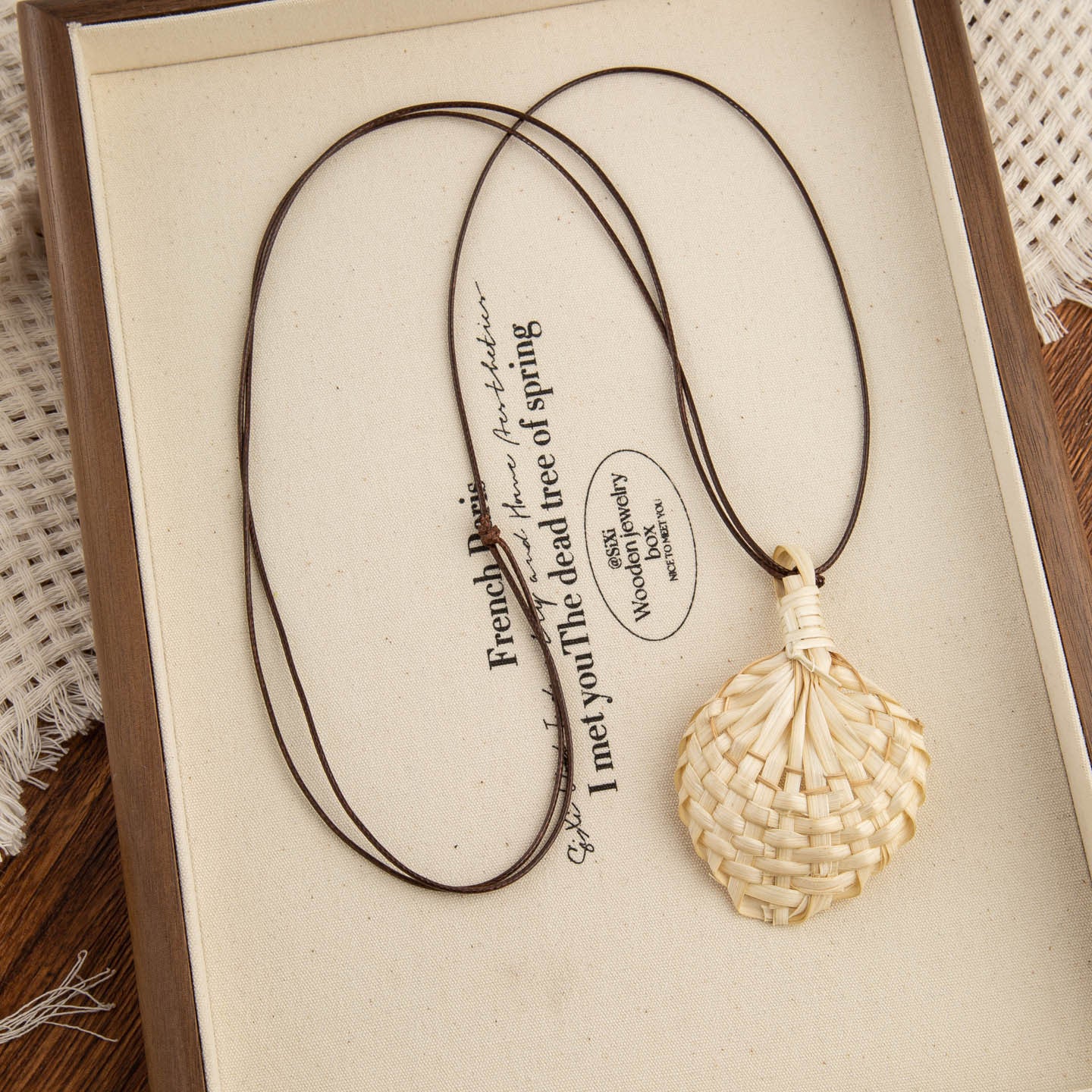 Bohemian Straw Flowers Necklace For Women With Rope Chain And Raffia Pendant, Featuring Braided Craft