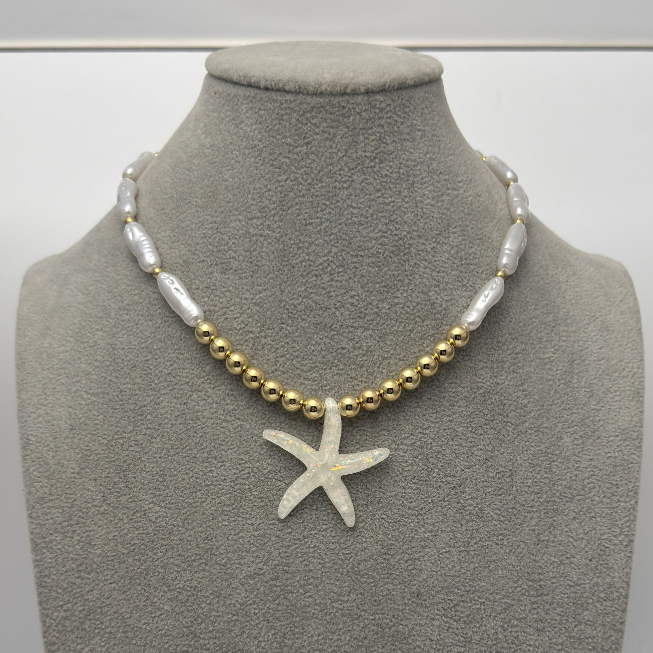 Bohemian Starfish Necklace For Women With Gold Beaded Chain, Crafted With Alloy Beading