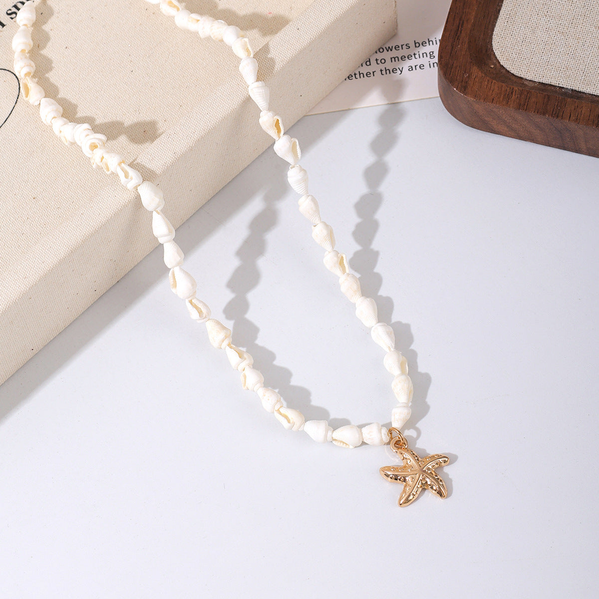 Bohemian Conch Choker Necklace For Women With Alloy Pendant And Beaded Chain
