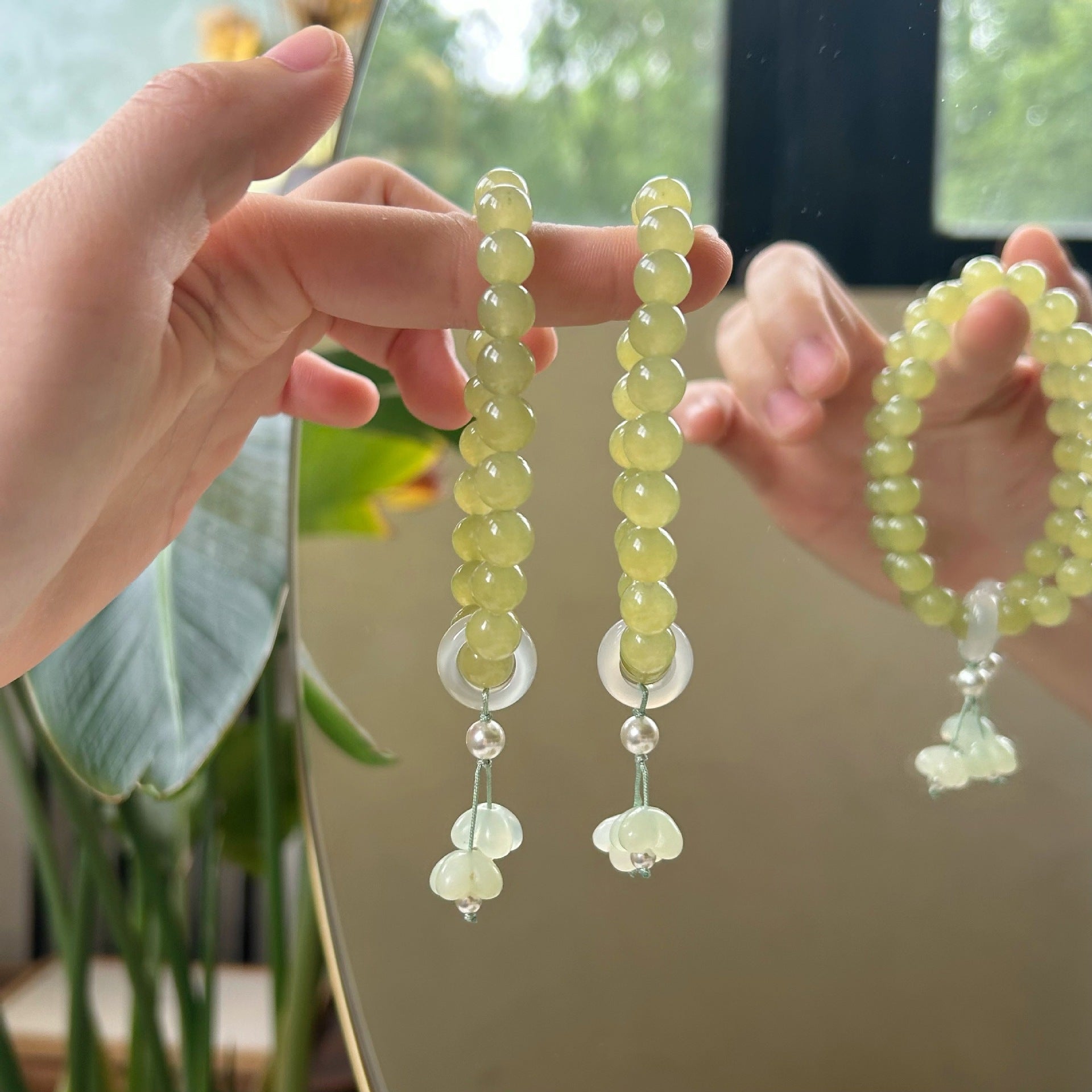 Floral Natural Stone Bracelets For Women In Simple Style With Tassel, Perfect For Daily Wear