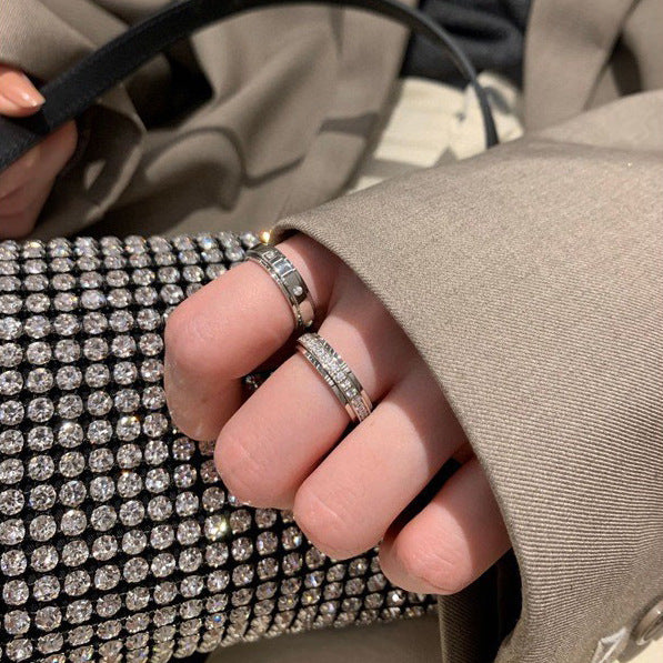 New Style Oval Rotatable Ring For Unisex In Silver Featuring 18K Real Gold Plated V Gold Material