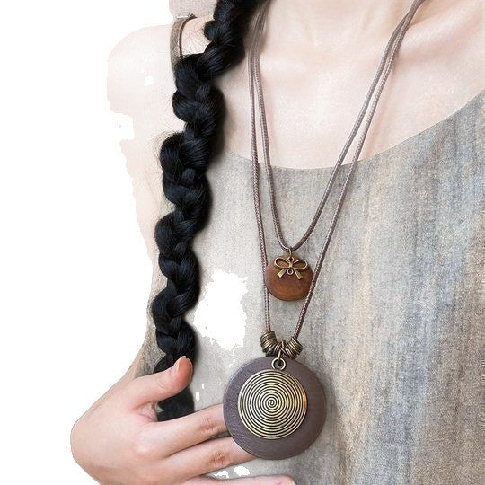 Bohemian Feather Sweater Chain Necklace For Women With Electroplated Bronze Plating And Alloy Pendant
