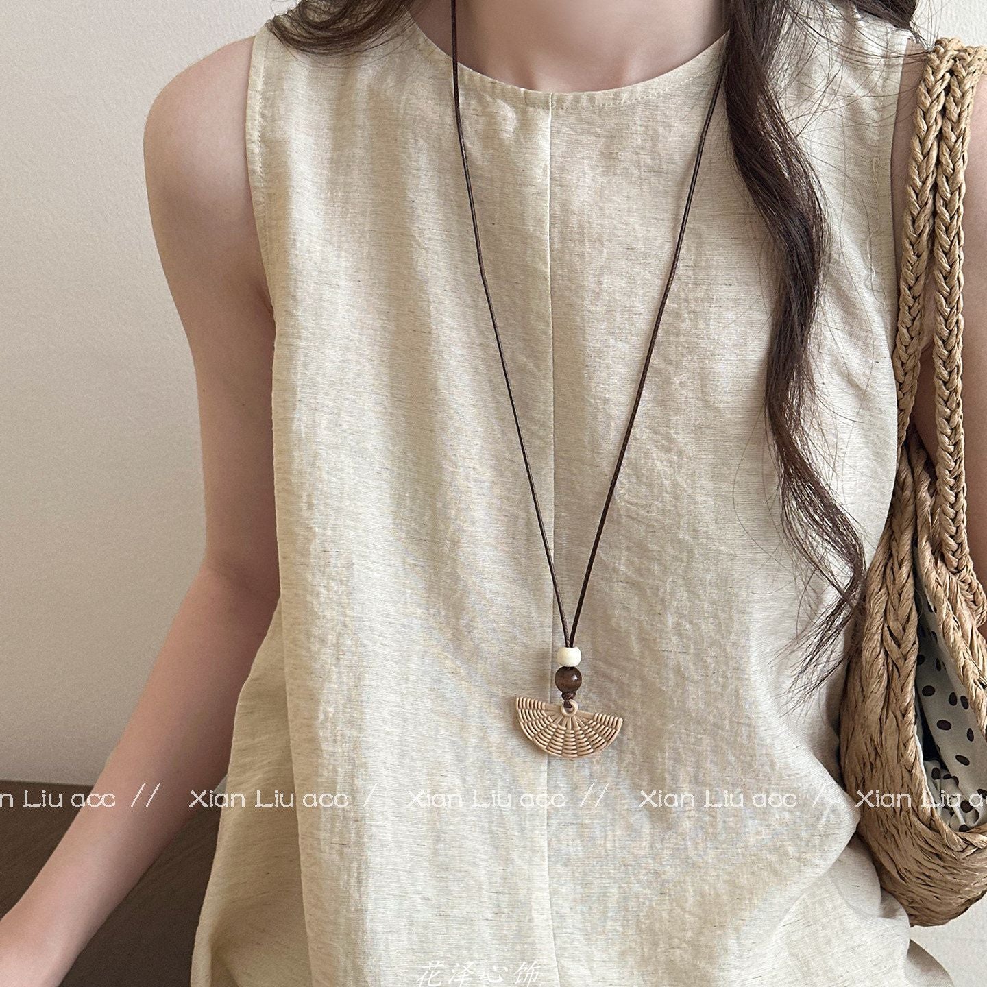 Bohemian Flowers Pendant Necklace For Women With Acrylic Braid And Woven Chain, Featuring Alloy Pendant Material