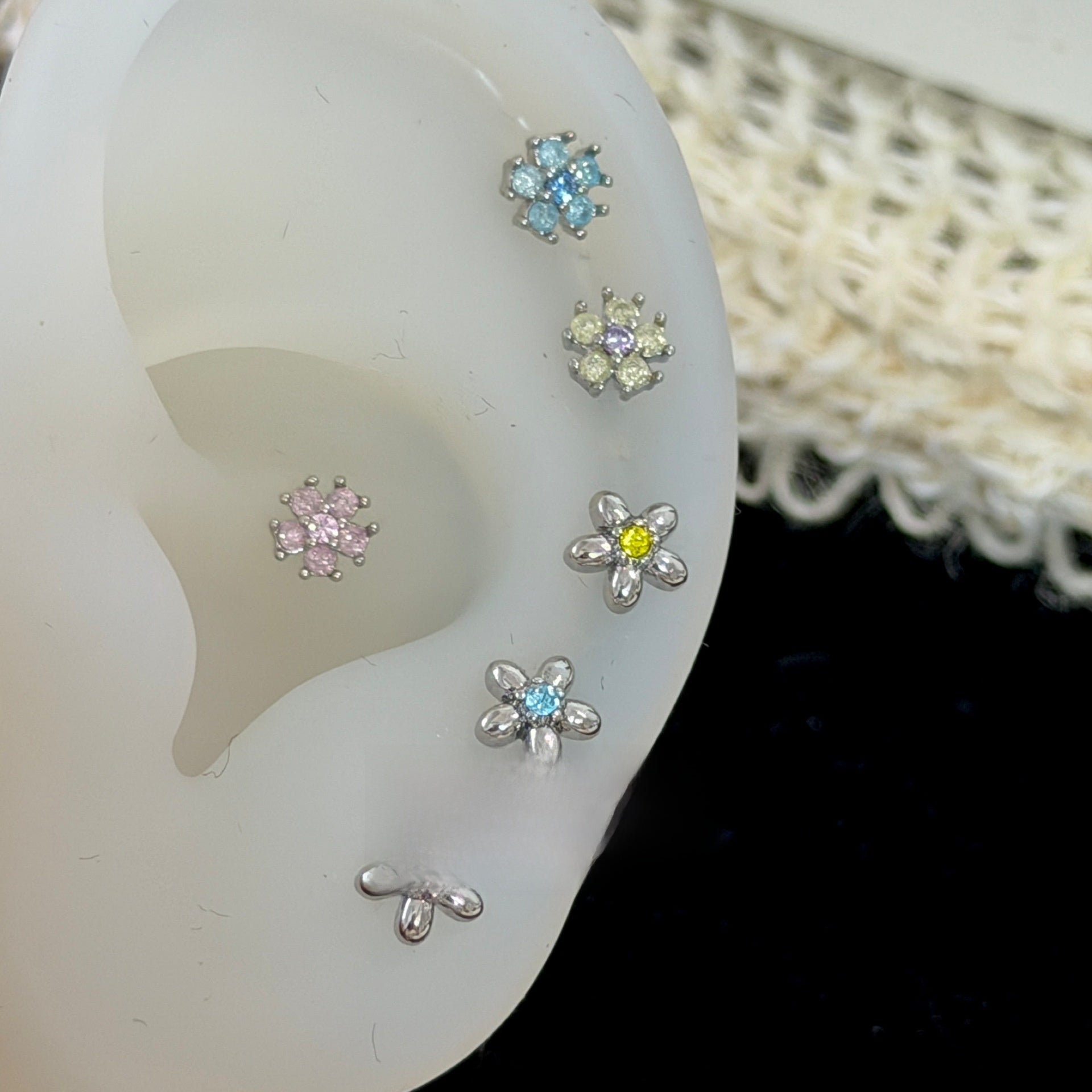 Cute Flowers Stud Earrings For Women With Titanium Steel Posts And Zircon Inlay In Copper