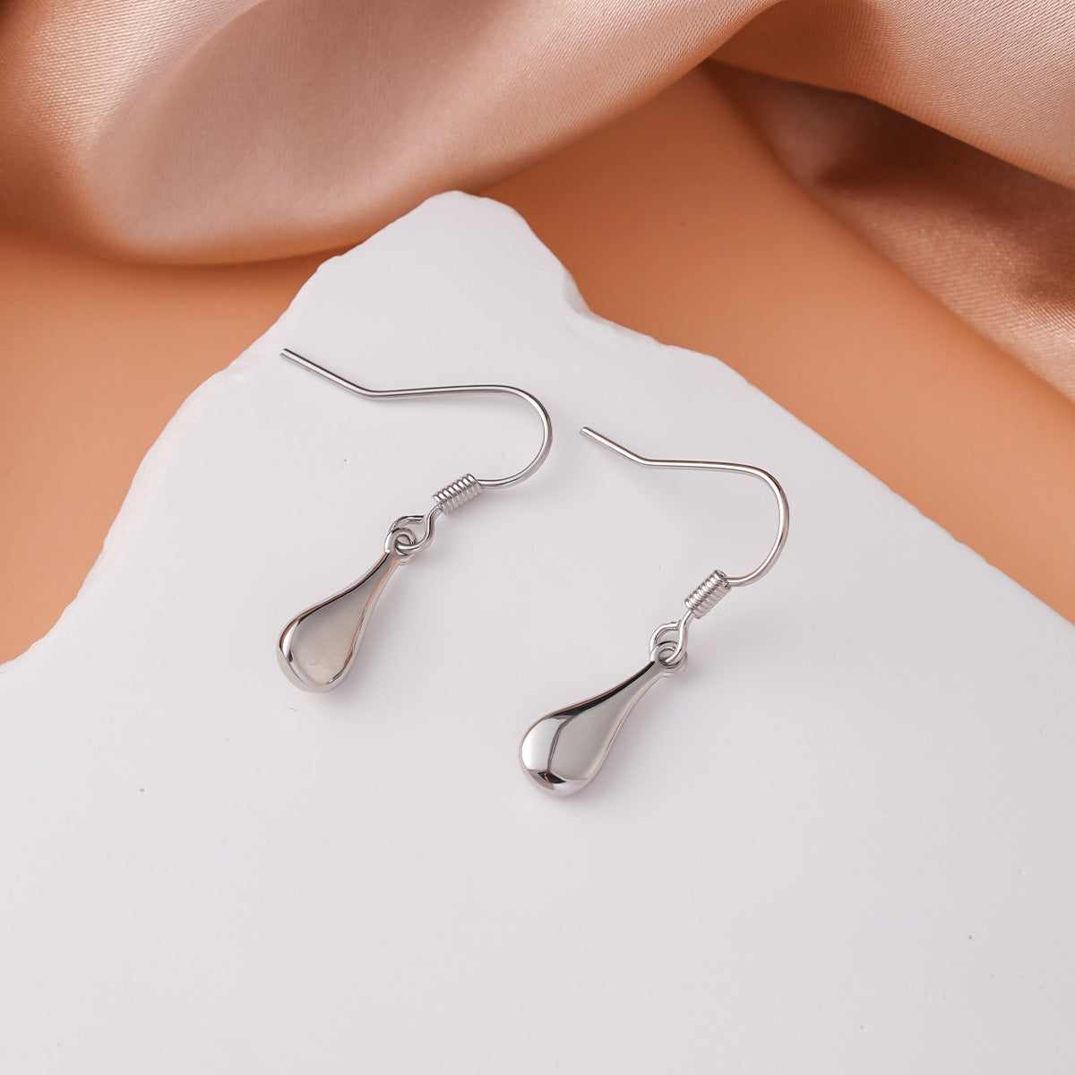 Heart Shape Earrings For Women With Copper Ear Pins, Sweet Style, Electroplated Gold Plating