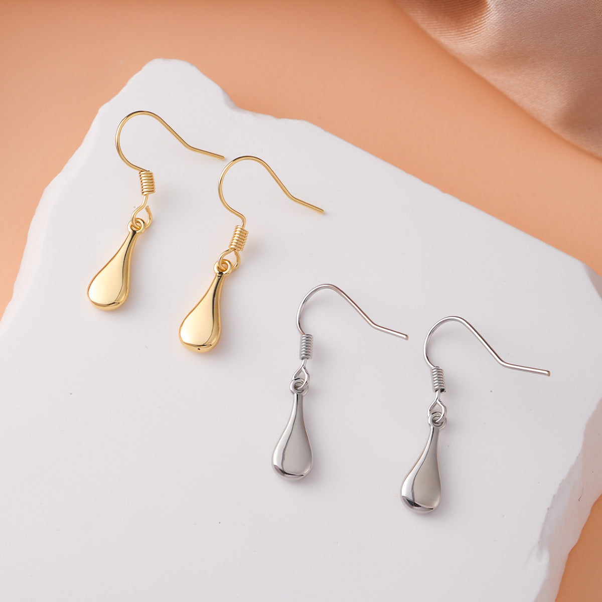 Heart Shape Earrings For Women With Copper Ear Pins, Sweet Style, Electroplated Gold Plating