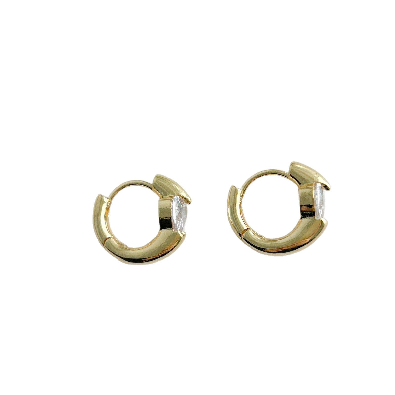 Heart Shape Stud Earrings For Women In Copper With Electroplated Gold Plating And Zircon Inlay