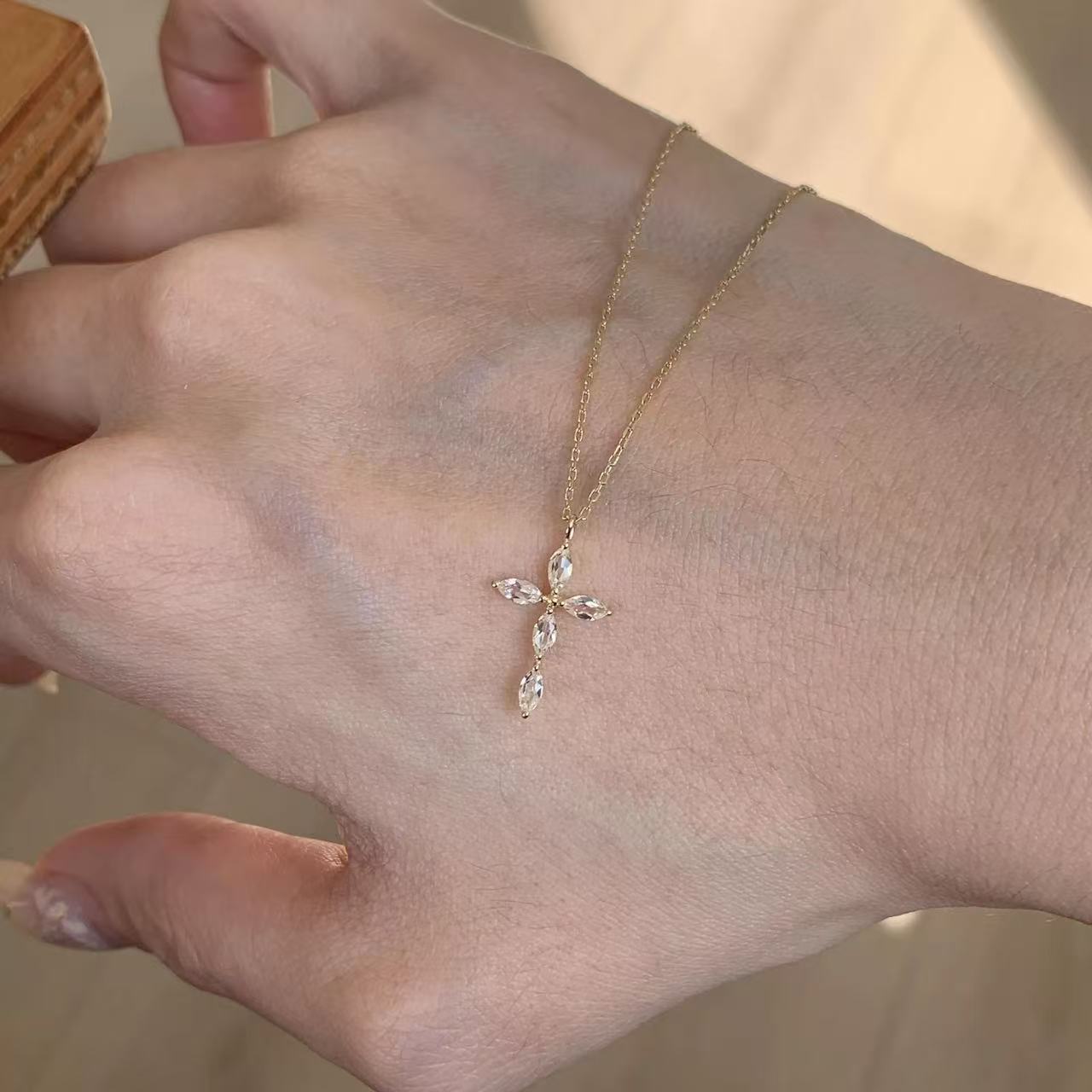 Copper Cross Necklace With Zircon Inlay On Cable Chain, Simple Style For Women