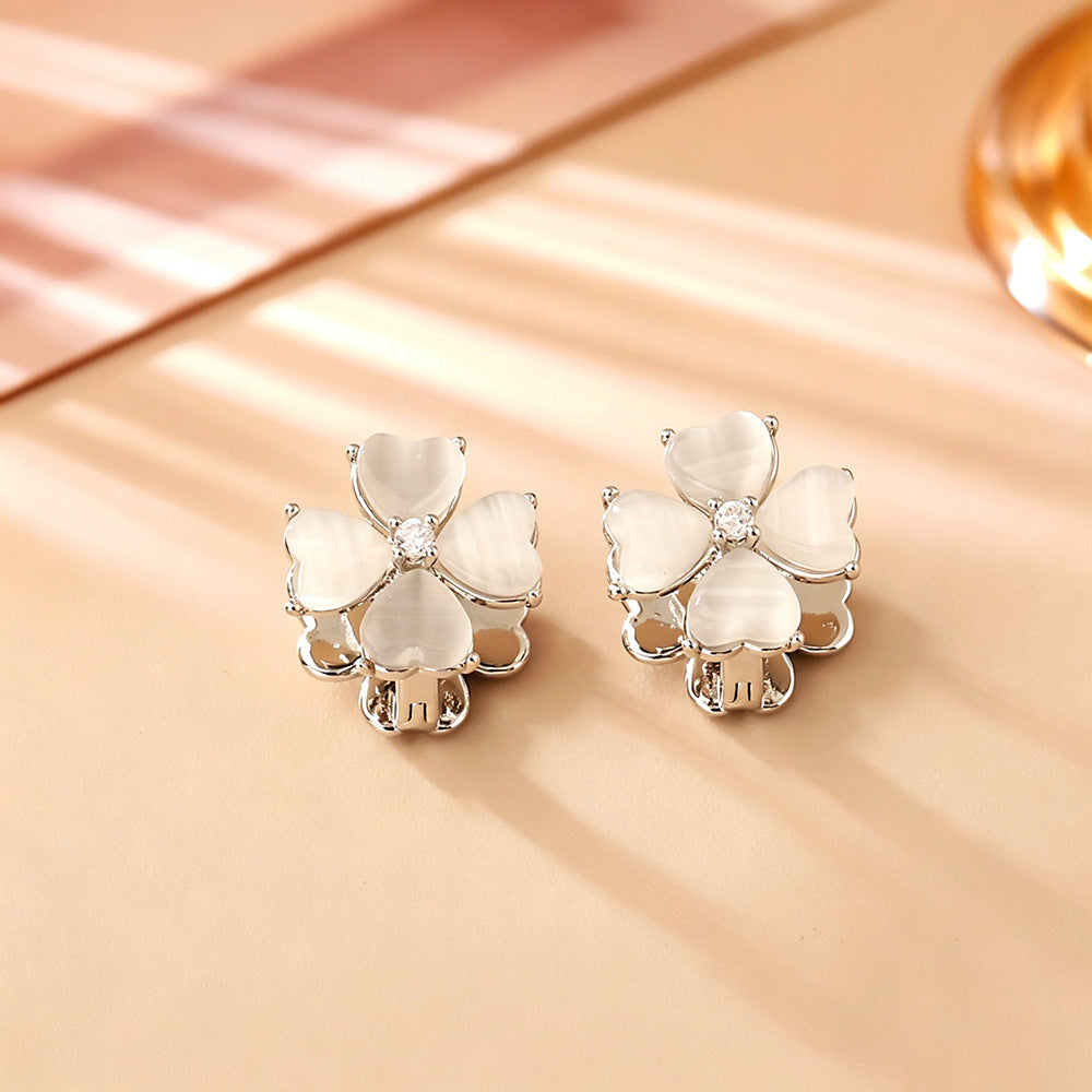 Sweet Heart Shape Three-dimensional Earrings For Women With Blue Cat's Eye Stone Inlay