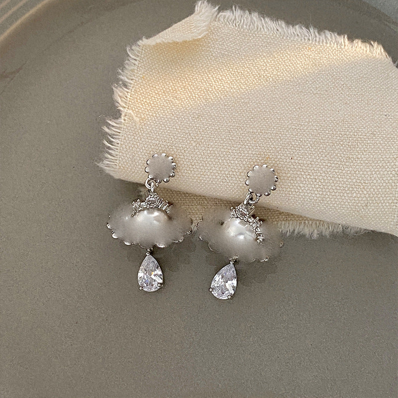 Flowers Earrings For Women Featuring Copper Ear Pins And Sweet Style With Artificial Pearl Inlay In Coffer Color