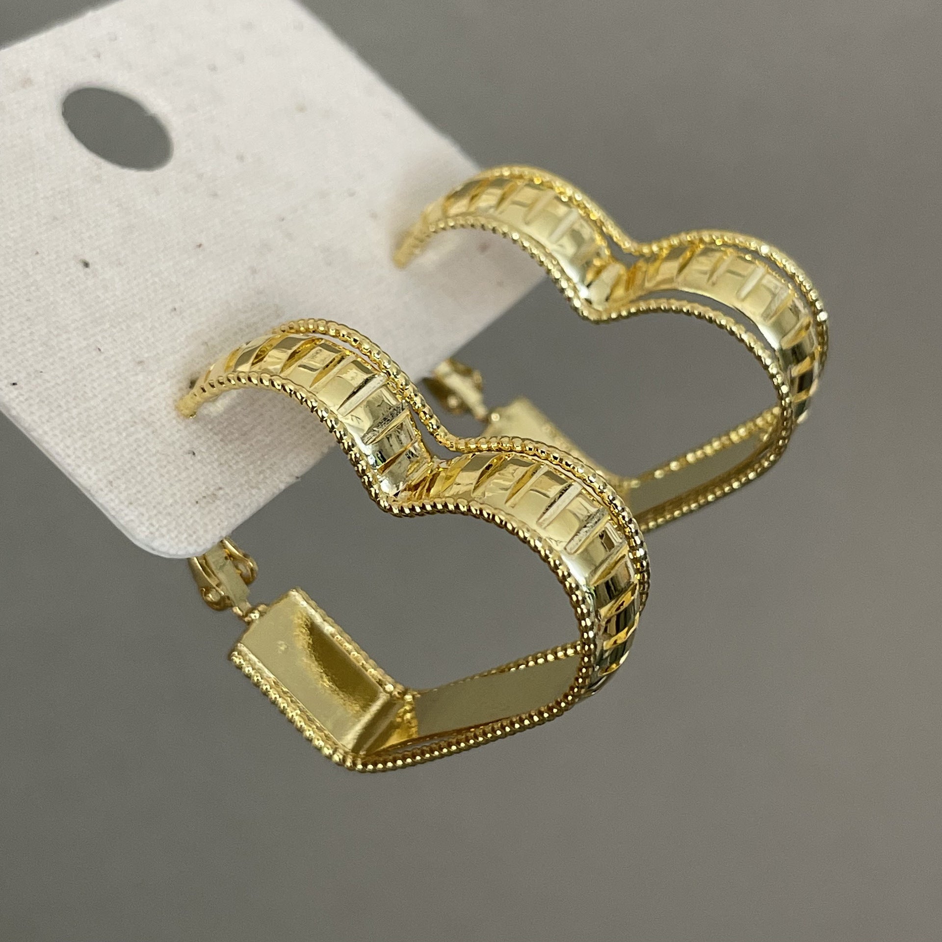Lingge Copper Stud Earrings In New Style For Women With Electroplated Gold Plating
