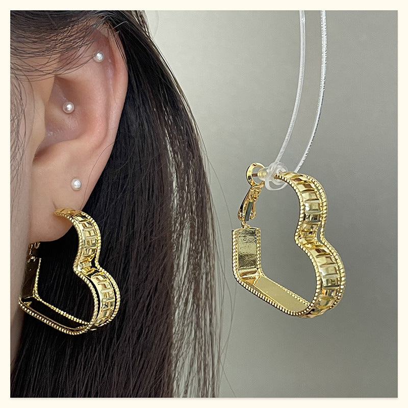 Lingge Copper Stud Earrings In New Style For Women With Electroplated Gold Plating